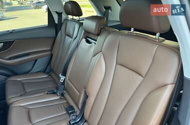 Внедорожник / Кроссовер Audi Q7 2016 в 