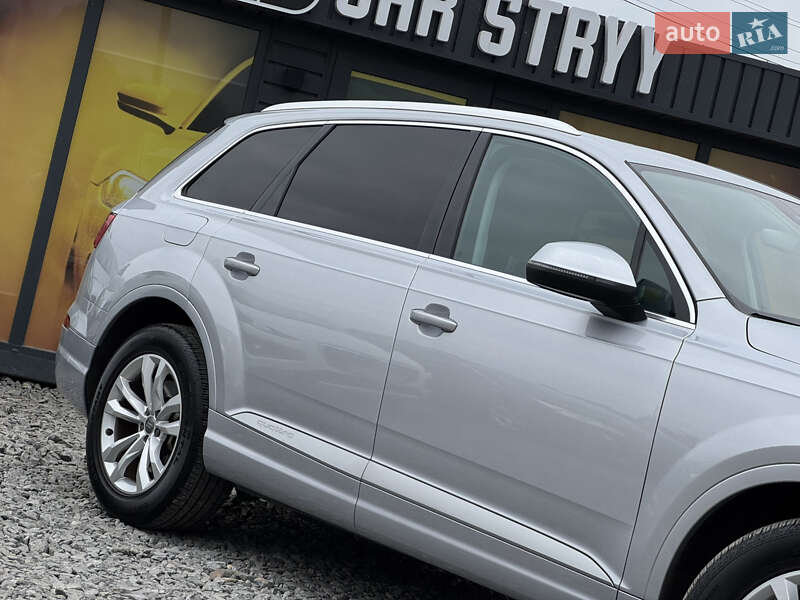 Внедорожник / Кроссовер Audi Q7 2017 в Стрые