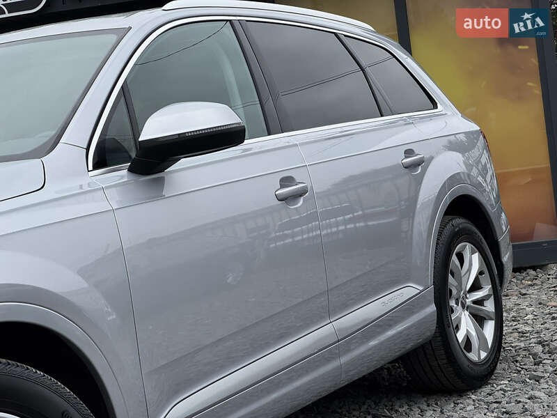 Внедорожник / Кроссовер Audi Q7 2017 в Стрые