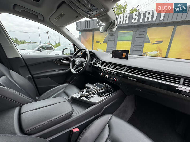Внедорожник / Кроссовер Audi Q7 2017 в Стрые