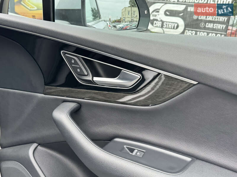 Внедорожник / Кроссовер Audi Q7 2017 в Стрые