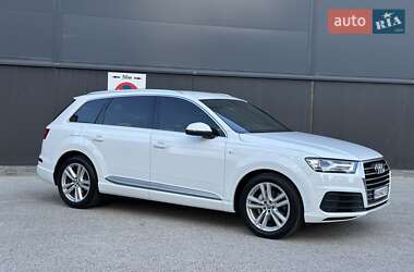 Позашляховик / Кросовер Audi Q7 2017 в 
