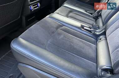 Позашляховик / Кросовер Audi Q7 2017 в 