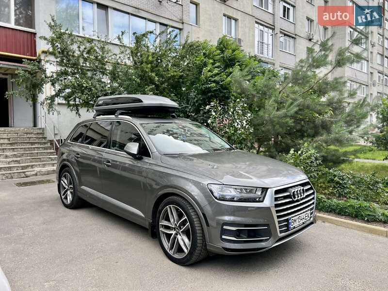 Внедорожник / Кроссовер Audi Q7 2015 в 