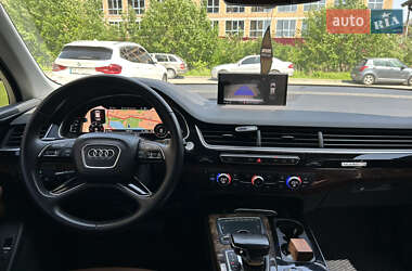Внедорожник / Кроссовер Audi Q7 2015 в 