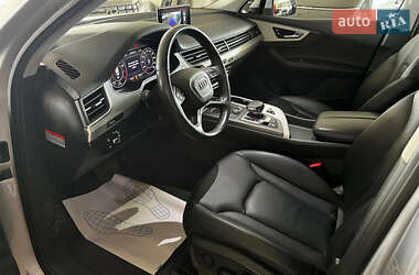 Внедорожник / Кроссовер Audi Q7 2017 в 