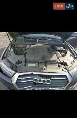 Внедорожник / Кроссовер Audi Q7 2017 в 