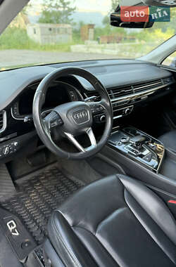Внедорожник / Кроссовер Audi Q7 2018 в 