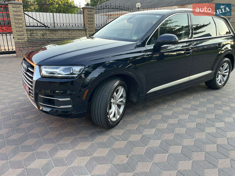 Внедорожник / Кроссовер Audi Q7 2016 в Лубнах