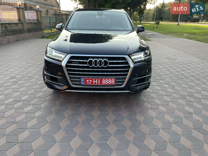 Внедорожник / Кроссовер Audi Q7 2016 в Лубнах