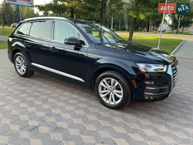 Внедорожник / Кроссовер Audi Q7 2016 в Лубнах