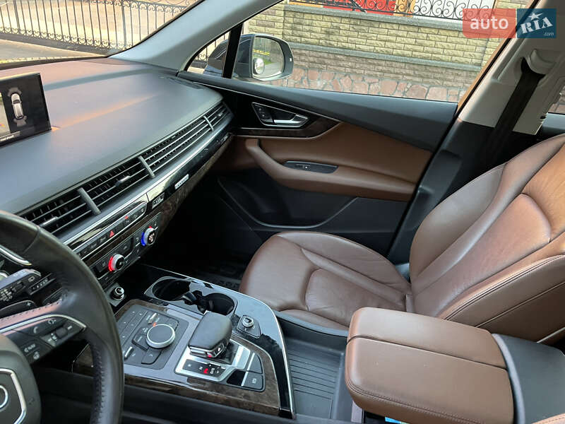 Внедорожник / Кроссовер Audi Q7 2016 в Лубнах