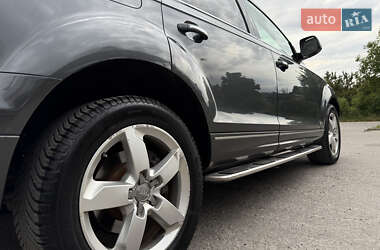 Позашляховик / Кросовер Audi Q7 2013 в 