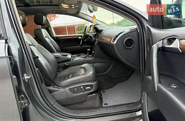 Позашляховик / Кросовер Audi Q7 2013 в 