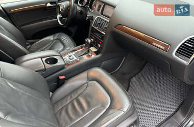 Позашляховик / Кросовер Audi Q7 2013 в 