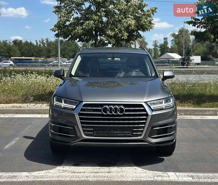 Внедорожник / Кроссовер Audi Q7 2015 в Киеве