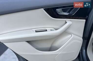 Внедорожник / Кроссовер Audi Q7 2015 в 