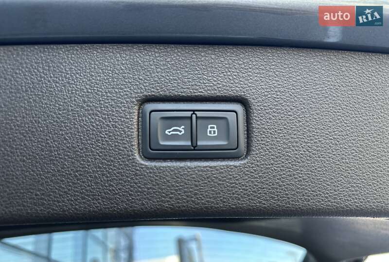 Внедорожник / Кроссовер Audi Q7 2015 в Киеве