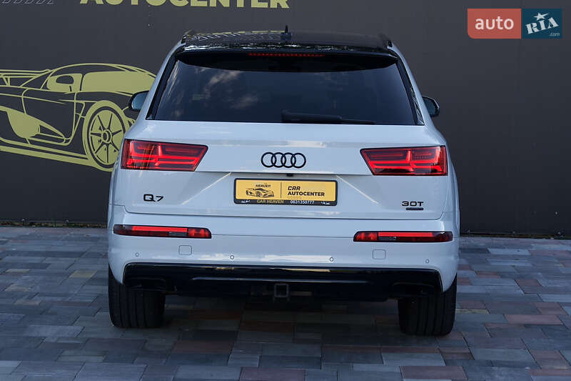 Внедорожник / Кроссовер Audi Q7 2017 в Киеве