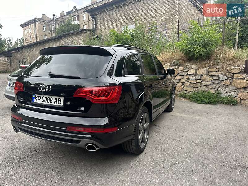 Позашляховик / Кросовер Audi Q7 2013 в Запоріжжі