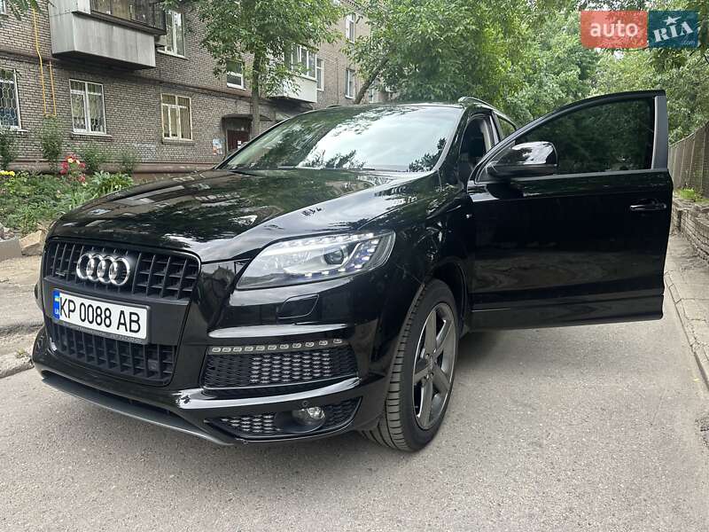 Позашляховик / Кросовер Audi Q7 2013 в 