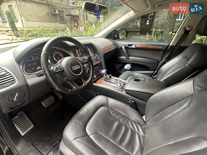Позашляховик / Кросовер Audi Q7 2013 в Запоріжжі