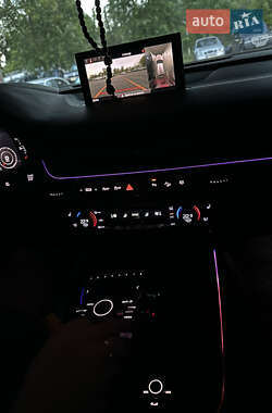 Внедорожник / Кроссовер Audi Q7 2018 в 