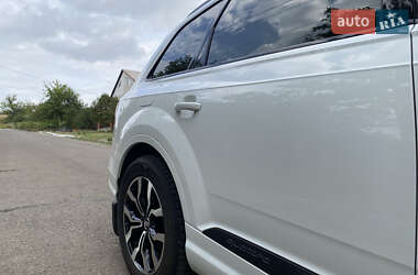 Внедорожник / Кроссовер Audi Q7 2017 в 
