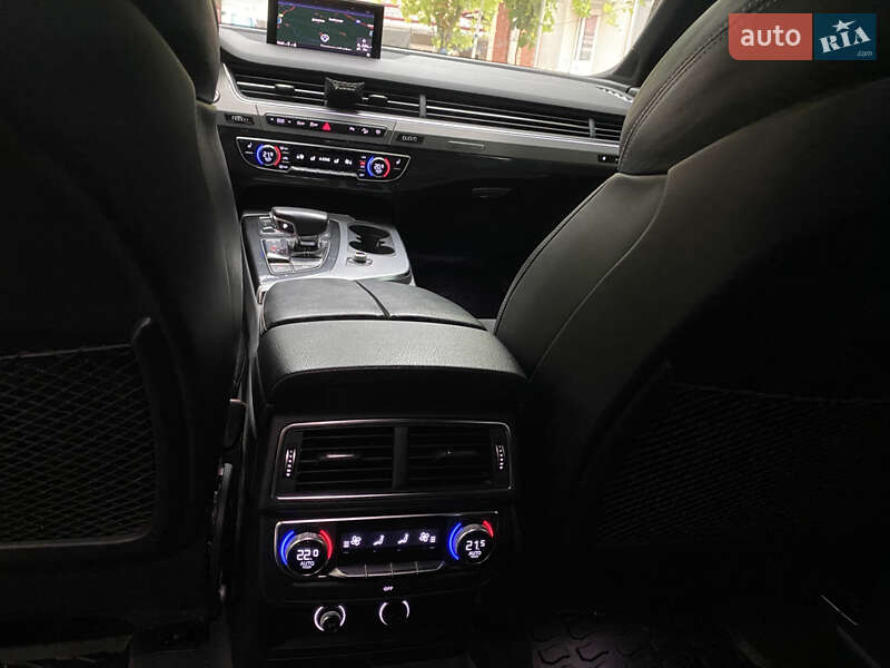 Внедорожник / Кроссовер Audi Q7 2017 в Одессе