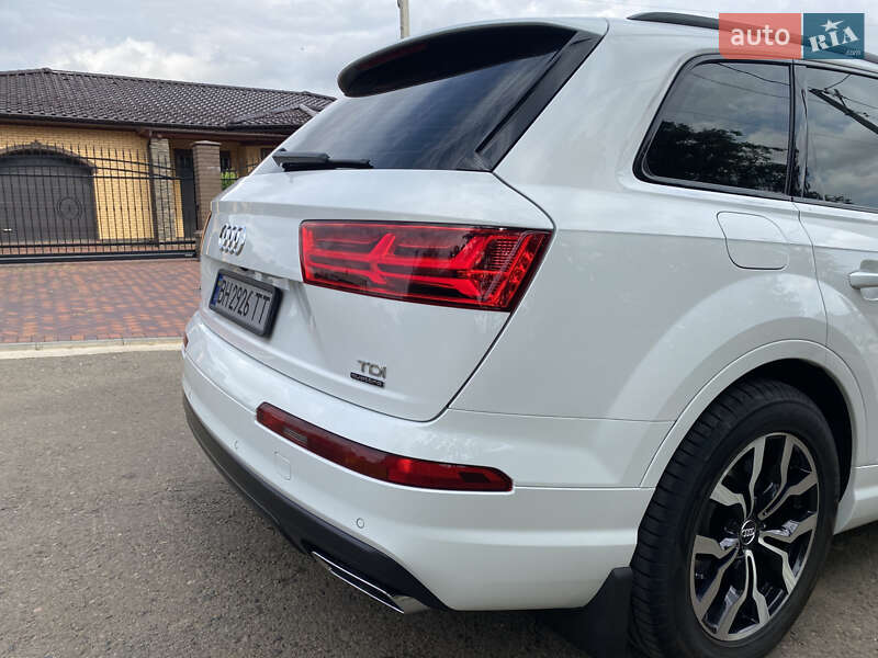 Внедорожник / Кроссовер Audi Q7 2017 в Одессе