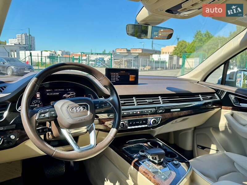 Внедорожник / Кроссовер Audi Q7 2017 в Львове