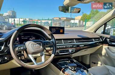 Внедорожник / Кроссовер Audi Q7 2017 в 