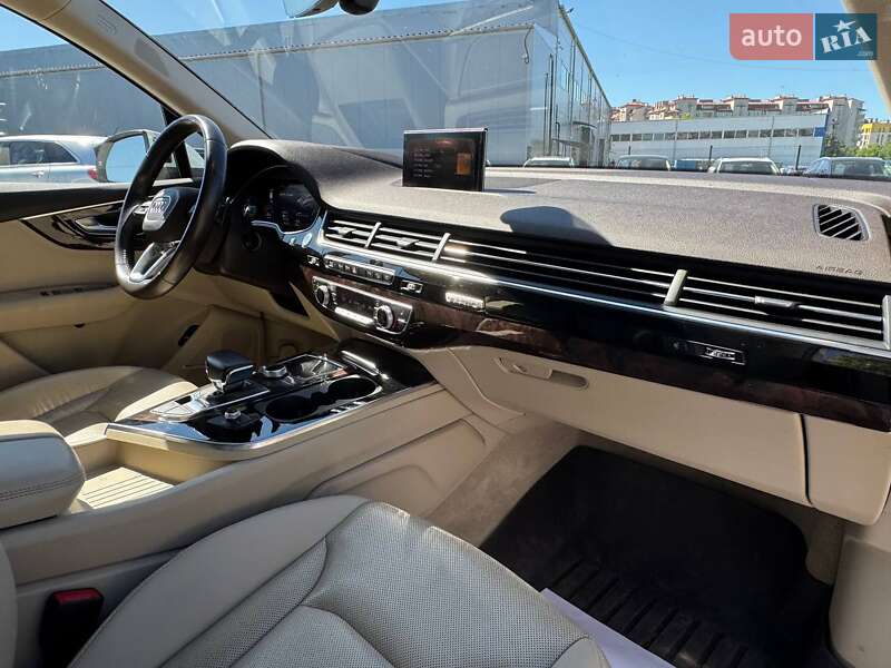 Внедорожник / Кроссовер Audi Q7 2017 в Львове