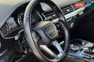 Позашляховик / Кросовер Audi Q7 2016 в 