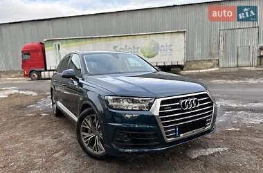 Внедорожник / Кроссовер Audi Q7 2017 в 