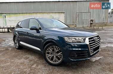 Внедорожник / Кроссовер Audi Q7 2017 в 