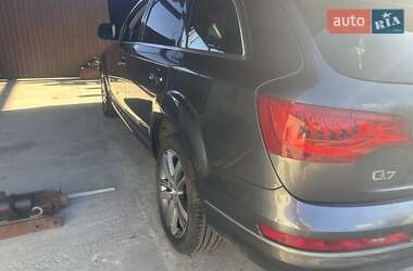 Позашляховик / Кросовер Audi Q7 2015 в 