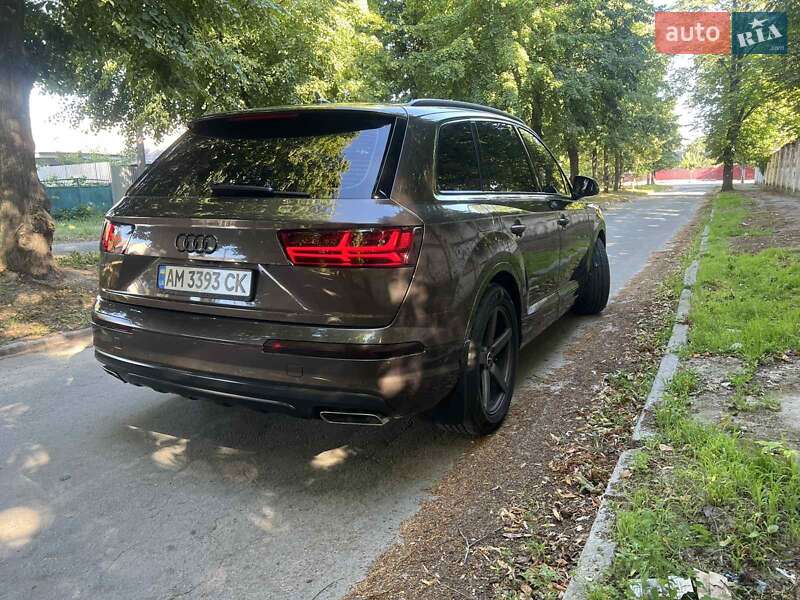 Внедорожник / Кроссовер Audi Q7 2018 в Звягеле