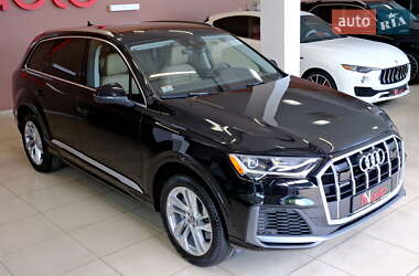 Внедорожник / Кроссовер Audi Q7 2021 в 