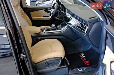 Внедорожник / Кроссовер Audi Q7 2021 в 