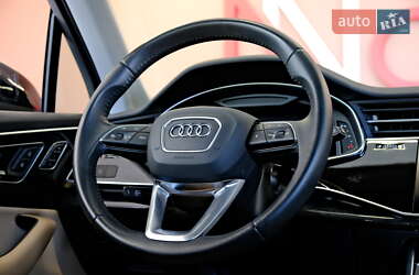 Внедорожник / Кроссовер Audi Q7 2021 в 