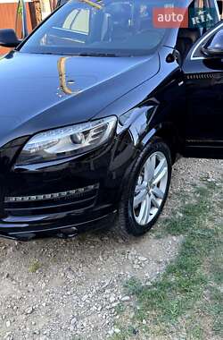 Позашляховик / Кросовер Audi Q7 2012 в 