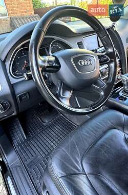 Позашляховик / Кросовер Audi Q7 2012 в 