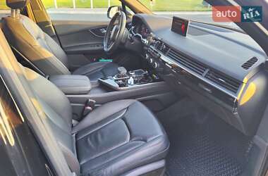 Внедорожник / Кроссовер Audi Q7 2016 в 