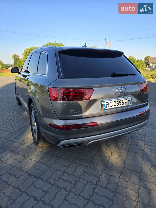 Внедорожник / Кроссовер Audi Q7 2017 в Яворове