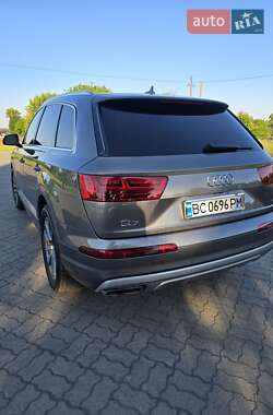 Внедорожник / Кроссовер Audi Q7 2017 в 