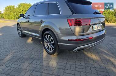 Внедорожник / Кроссовер Audi Q7 2017 в 