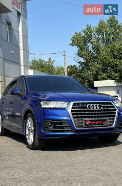 Позашляховик / Кросовер Audi Q7 2016 в 