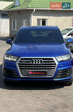 Позашляховик / Кросовер Audi Q7 2016 в 