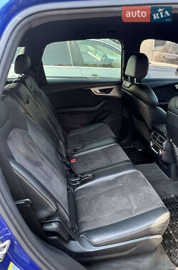 Позашляховик / Кросовер Audi Q7 2016 в 